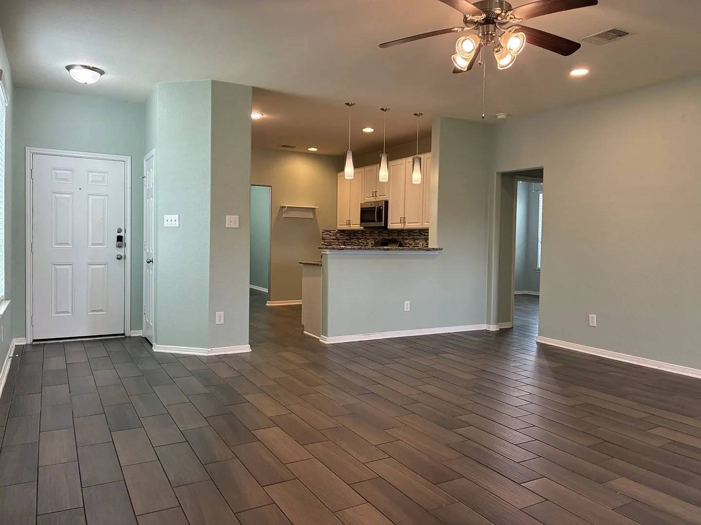 For Lease | 4-5 Bed, 2 Bath | 2,408 Sq Ft | Spring, Texas Community | — Photo 4