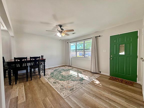 2nd image of 4917 Sherbrooke Rd