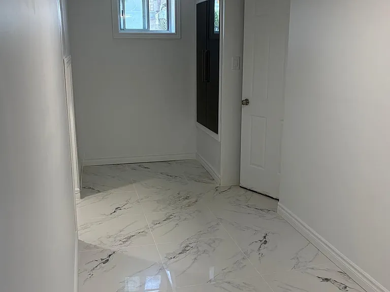 25 Garratt Blvd — Photo 8