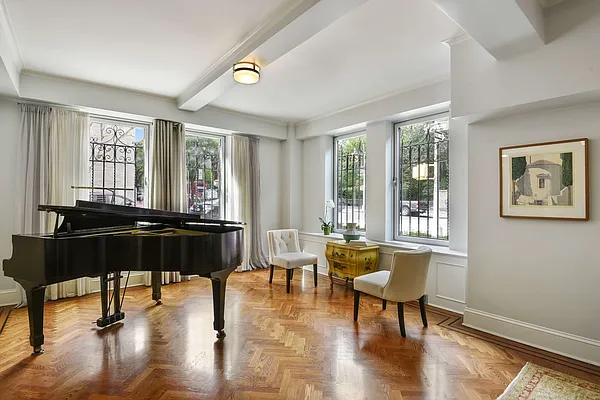 Sold by Compass | media 1