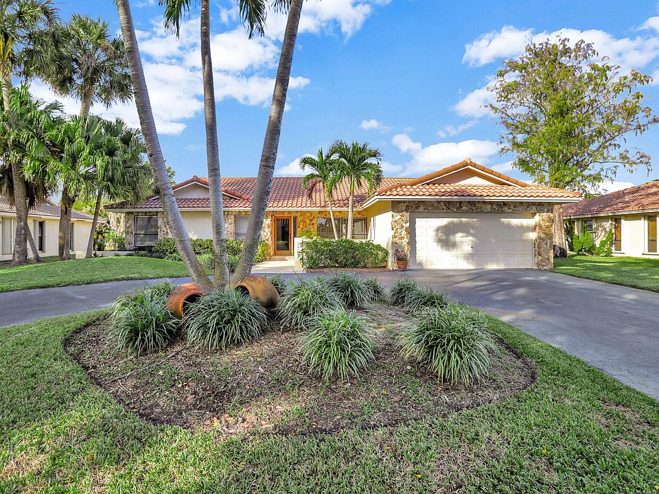 1st image of 10133 NW 1 Mnr Manor