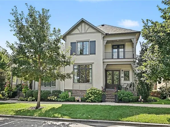 5207 Meadowbrook Pkwy, Prairie Village, KS 66207