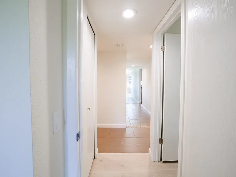 9201 NE Juanita Dr #305 — Photo 13