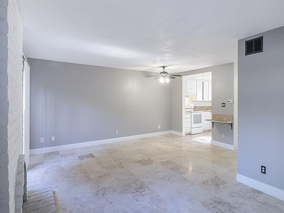 5th image of 57 Derow Ct