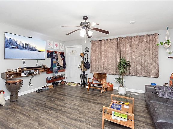 5th image of 1081 Slaters Creek Rd