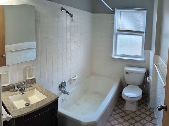 5th image of 5425-33 W Martin Dr #302