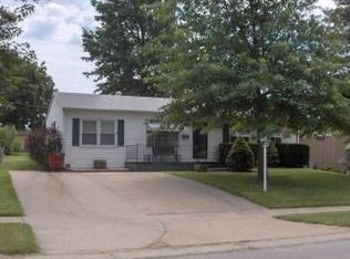 1307 N Swope Dr, Independence, MO 64056