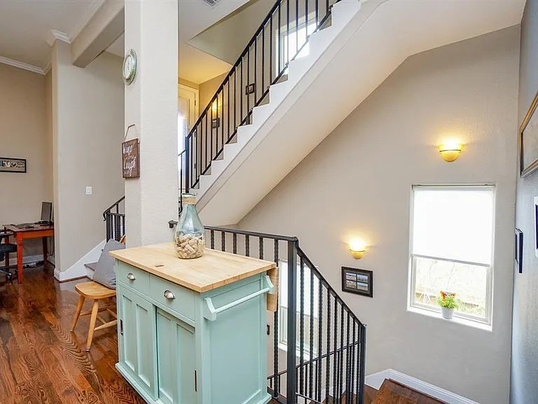 1025 W 21st St #D — Photo 20