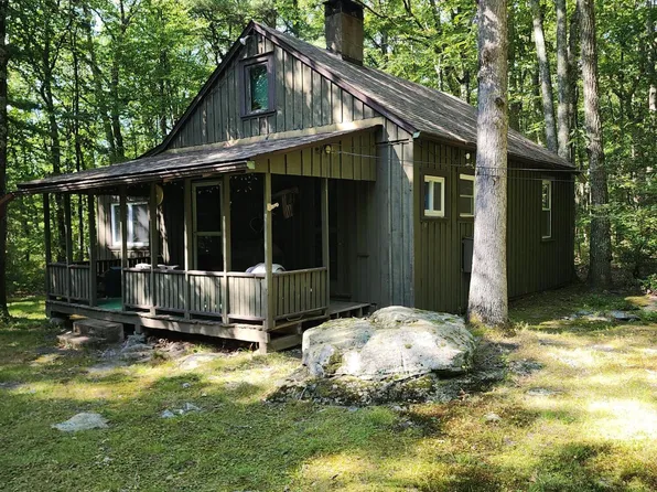 232 White Deer Lake Rd, Hawley, PA 18428