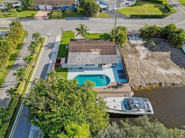 3730 SW 47th Ct — Photo 75