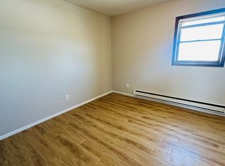 303 N 4th St UNIT 8, Aberdeen, SD 57401
