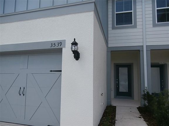 2nd image of 3527 Plainview Dr