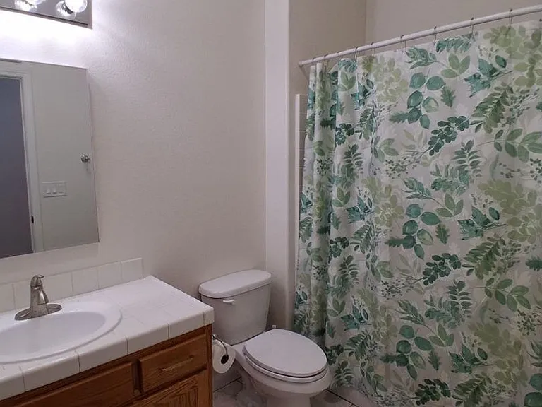 10374 N Sierra Vista Ave — Photo 11