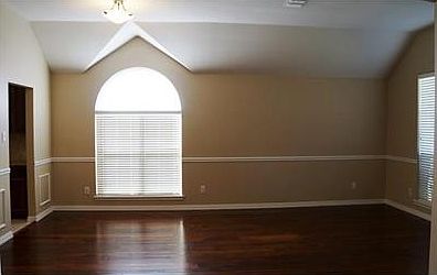 4th image of 5813 Jewel Dr