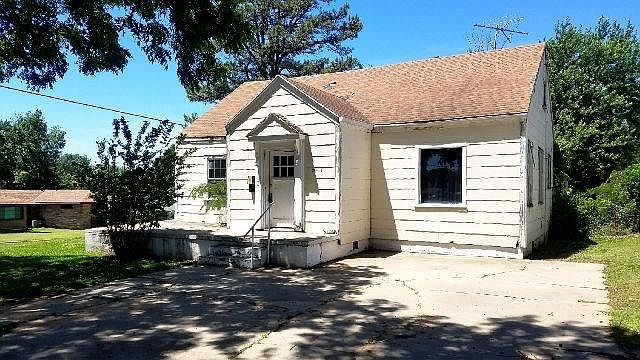 1st image of 1001 N McKinley St