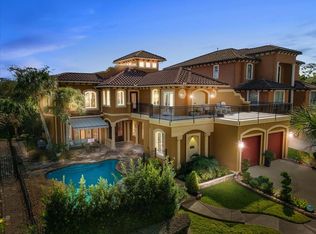 541 Villa Dr, Seabrook, TX 77586