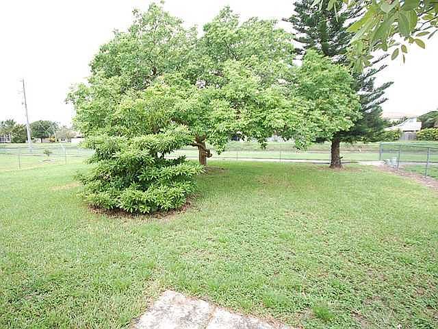 2nd image of 5400 COURTNEY Circle