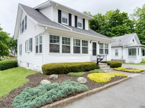 103 Henshaw St, Worcester, MA 01603