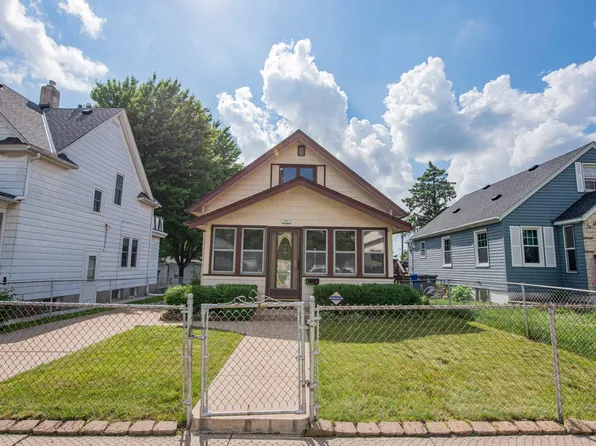 1047 Cumberland St, Saint Paul, MN 55117
