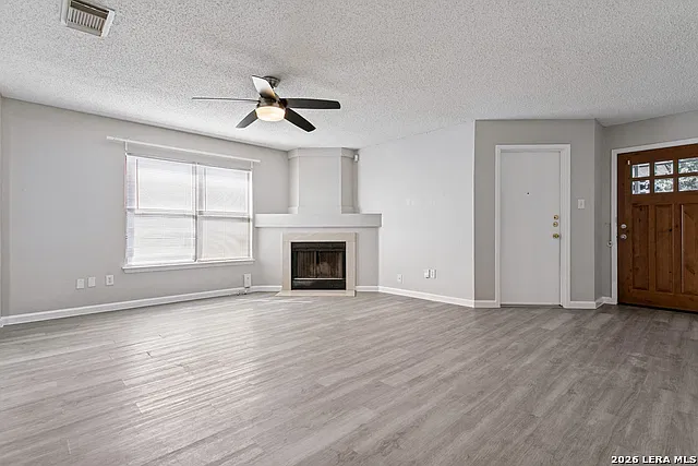 3 bed, 2.0 bath, 1097 sqft, $1,700 — Photo 4