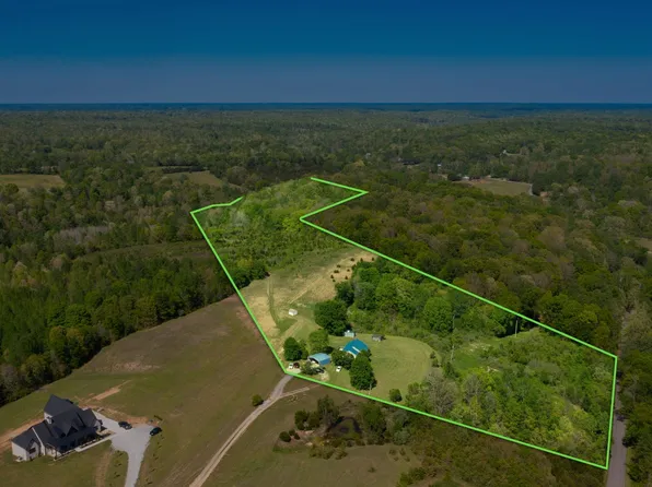 881 Coaling Rd, Charlotte, TN 37036