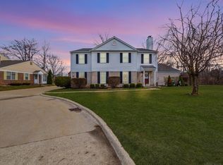 24669 Lake Meadow Dr, Harrison Township, MI 48045