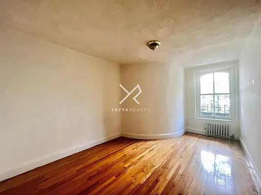 Rented by Yaffa Realty LLC | media 6