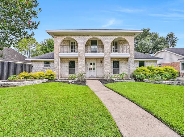 9322 Petersham Dr, Houston, TX 77031