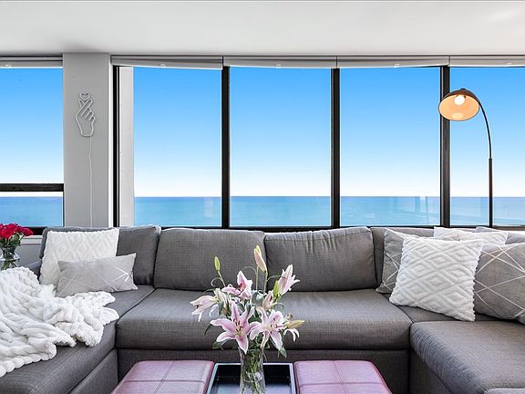 4th image of 6171 N Sheridan Rd APT 2512