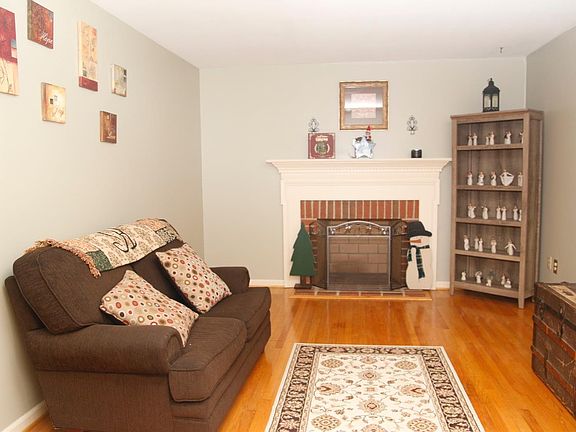 5th image of 140 Wedgewood Pl