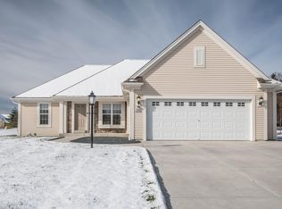 W220N4765 Woodleaf Way, Pewaukee, WI 53072