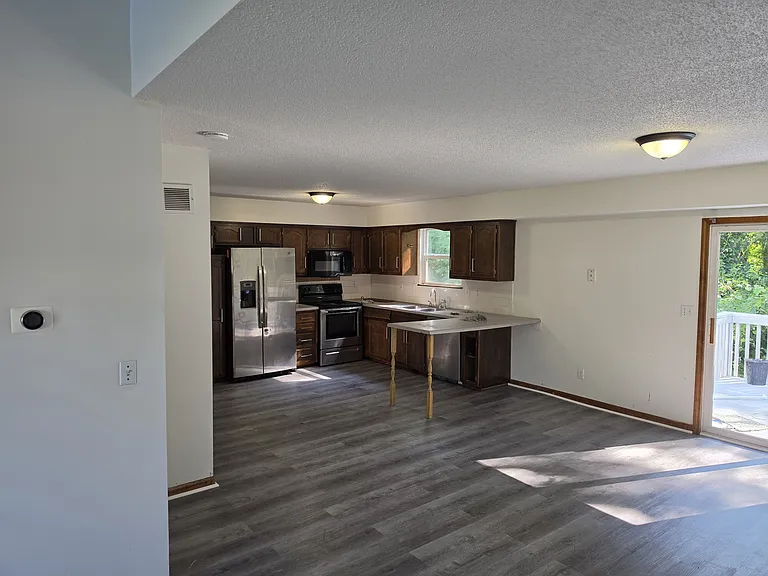 1859 Chickadee Dr — Photo 2