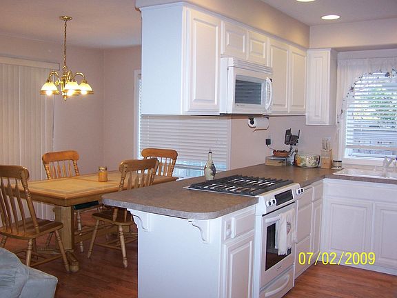 Open Kitchen/breakfast nook