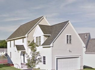71 Barbara Ln, Hudson, NH 03051