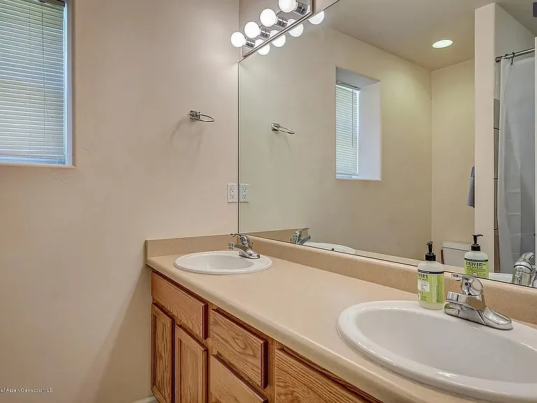 108 Castle Ridge Dr #1 — Photo 5