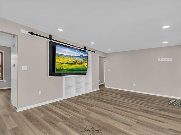 5th image of 411 Sugar Creek Dr