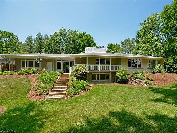 4th image of 302 White Pine Dr