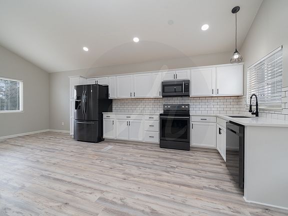 Dutchess- Kitchen alt_07072022