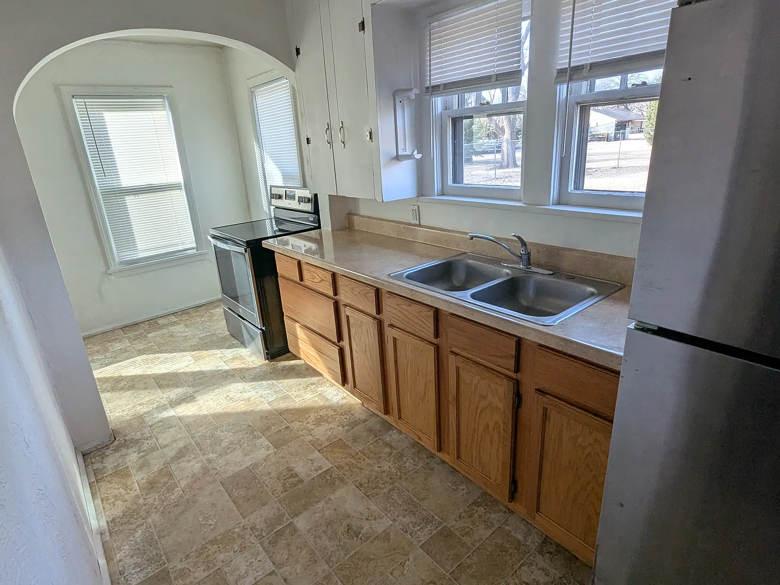 2 bed, 720 sqft, $985 — Photo 3