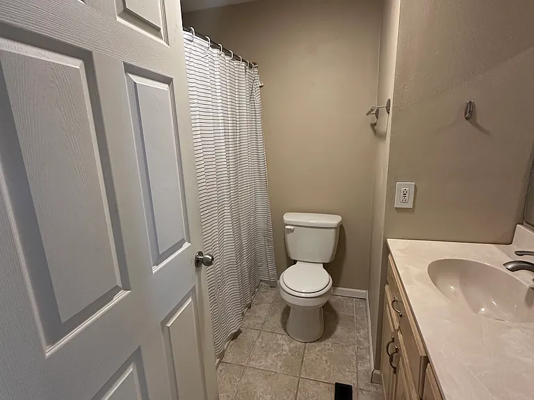 1610 S Saint Louis Ave #1 — Photo 15