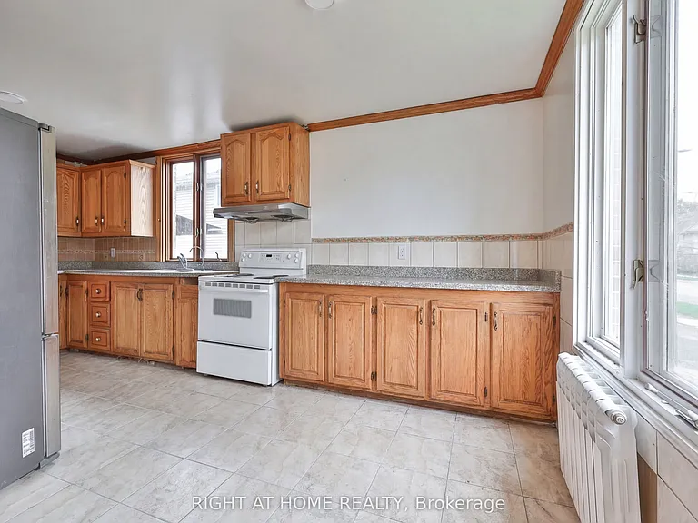 446 Orano Ave — Photo 6