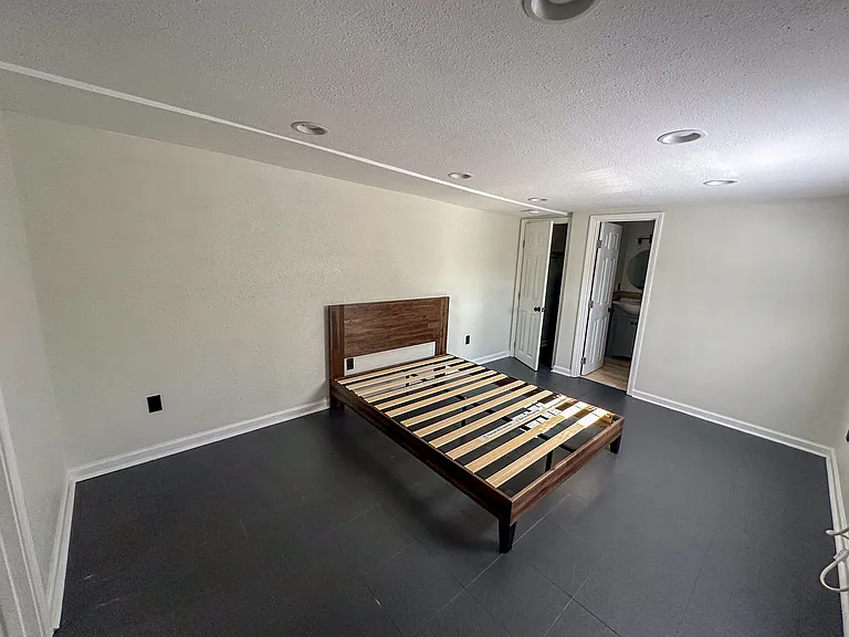 224 S Lopez St — Photo 15
