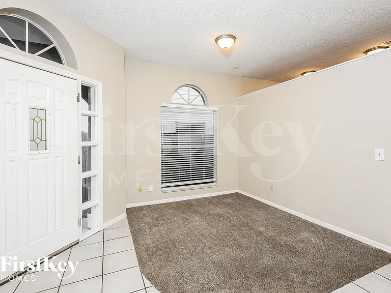 1047 Whittier Cir — Photo 6