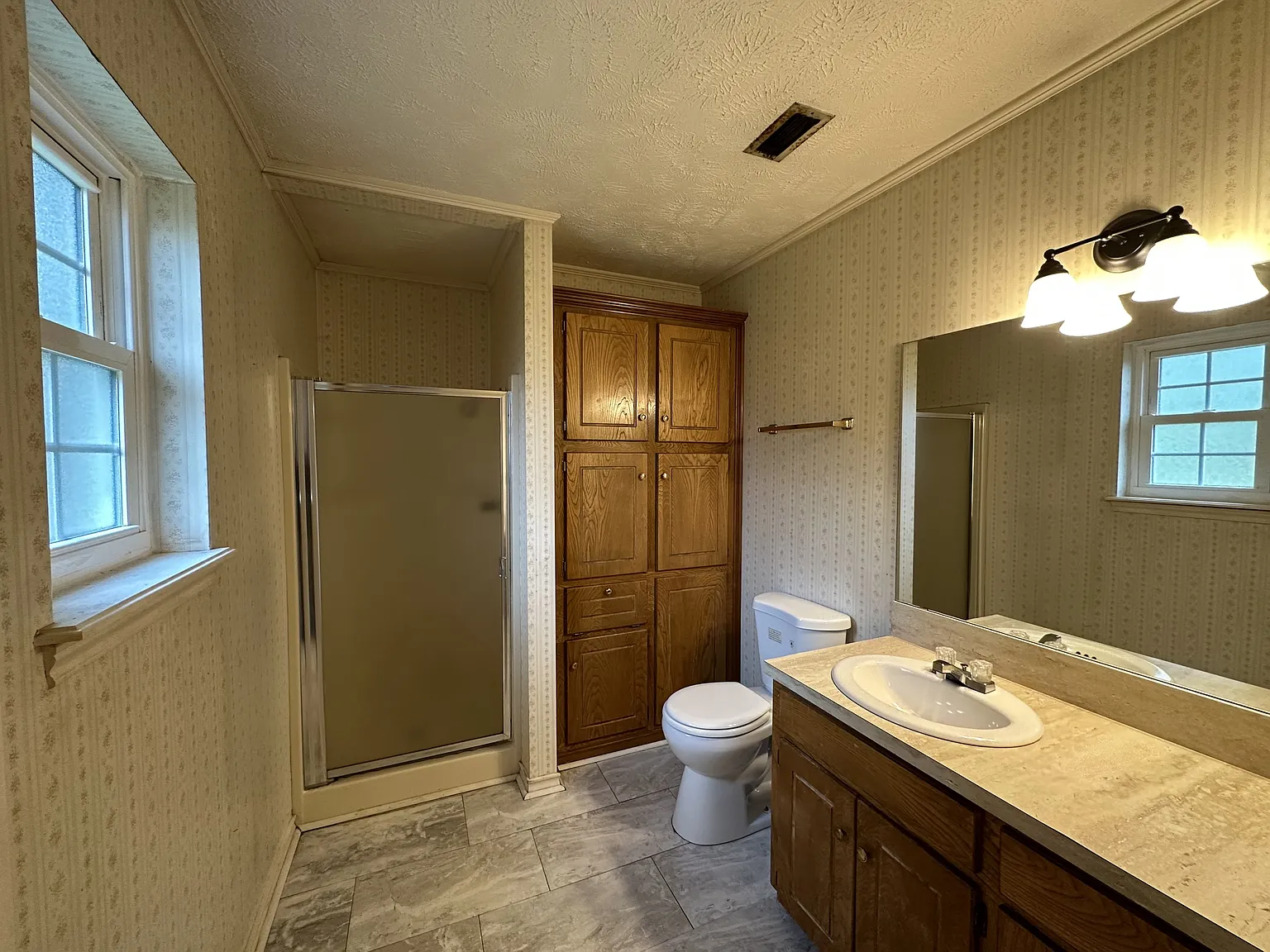 3811 Elizabeth Street - 1 — Photo 4