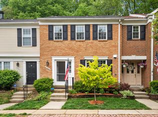5752 Heritage Hill Dr, Alexandria, VA 22310