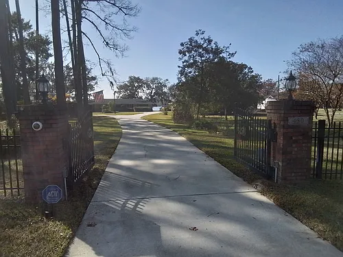 450 Broward Rd Photo 1