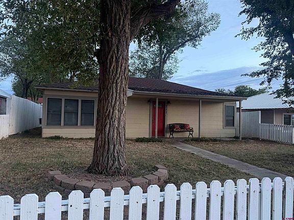 3rd image of 211 W Coronado Avenue
