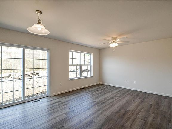 5th image of 4934 Coatbridge Ln