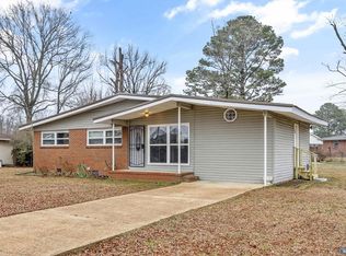 1710 Buena Vista Cir SE, Decatur, AL 35601