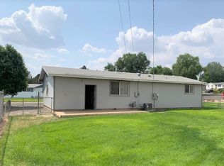 955 Country Club Dr, Elko, NV 89801